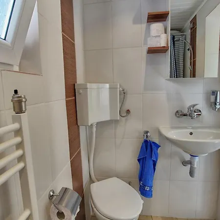 Retro & Friendly Old Town House With A Garden