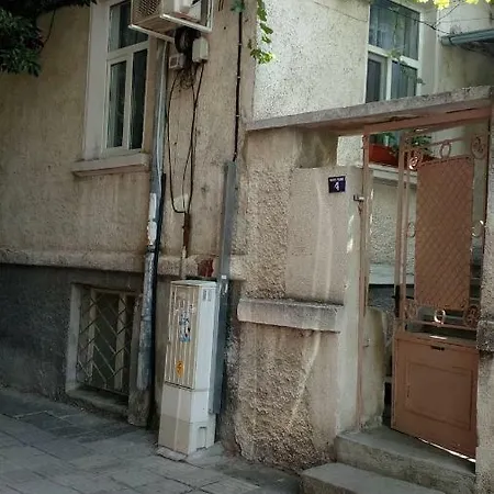 Retro & Friendly Old Town House With A Garden Holiday home Plovdiv