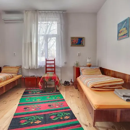 Retro & Friendly Old Town House With A Garden Holiday home *